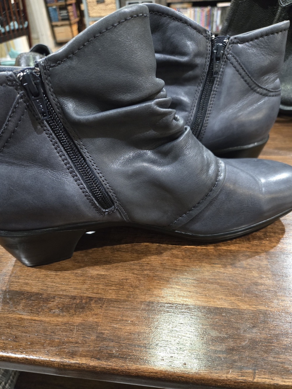 Clark's Women's Blue Leather Ankle Boots - Sleek Ruched Design. 12W